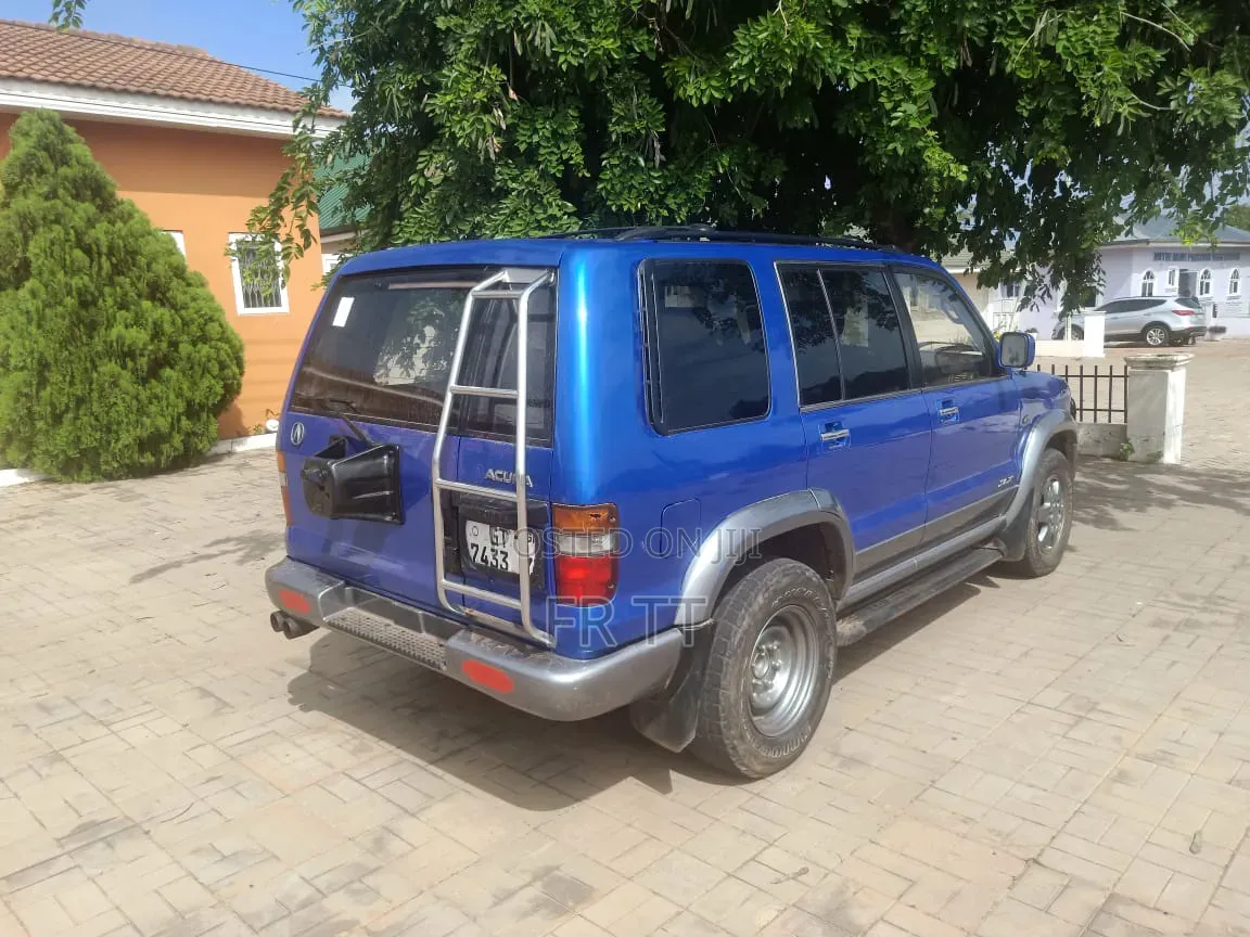 Isuzu Trooper 2000 Blue