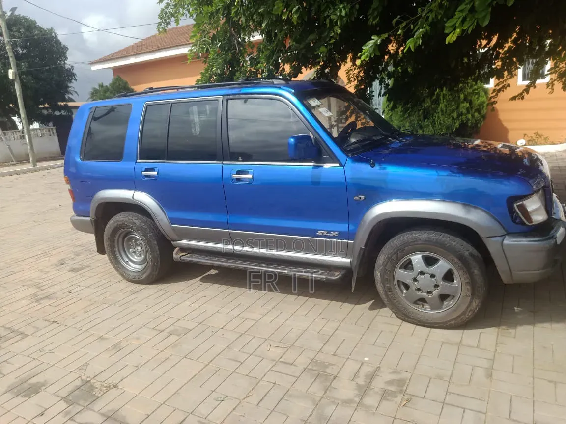 Isuzu Trooper 2000 Blue