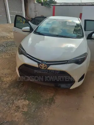 Toyota Corolla LE (1.8L 4cyl 2A) 2019 White