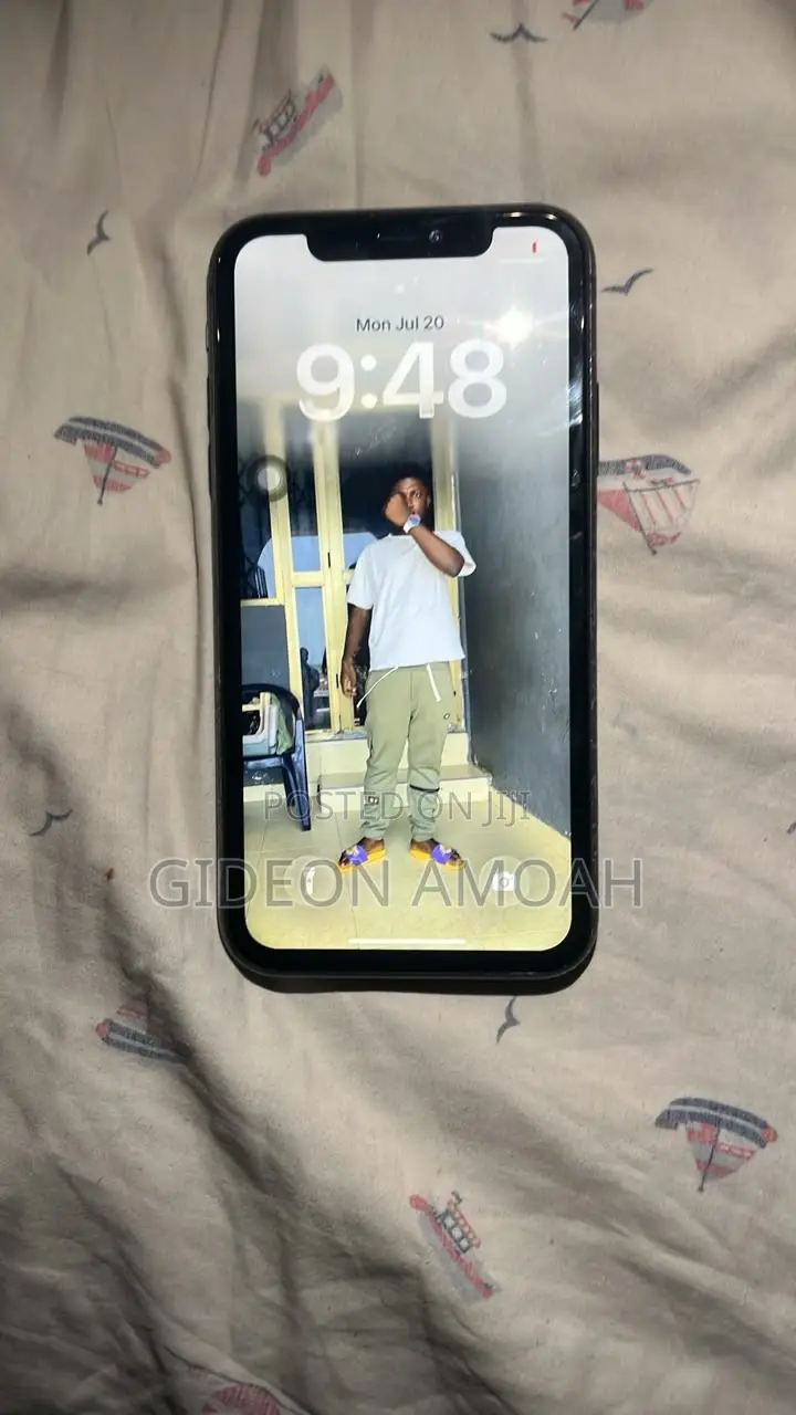 Apple iPhone 11 64 GB Black