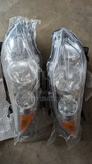 Toyota Corolla S 2011,2012,2013 Headlight Pair