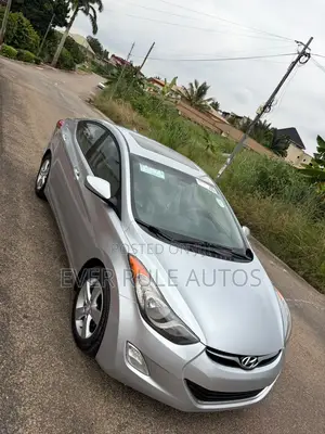Hyundai Elantra GLS Sedan FWD (1.8L 4cyl 6A) 2013 Silver