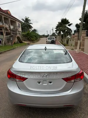 Hyundai Elantra GLS Sedan FWD (1.8L 4cyl 6A) 2013 Silver