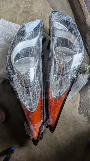 Hyundai Elantra 2011,2012,2013 Headlight Pair