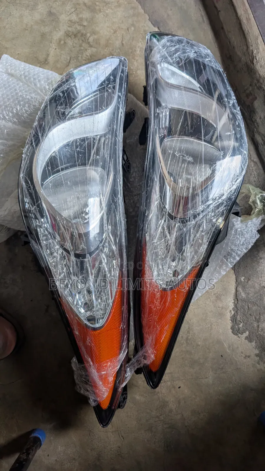 Hyundai Elantra 2011,2012,2013 Headlight Pair