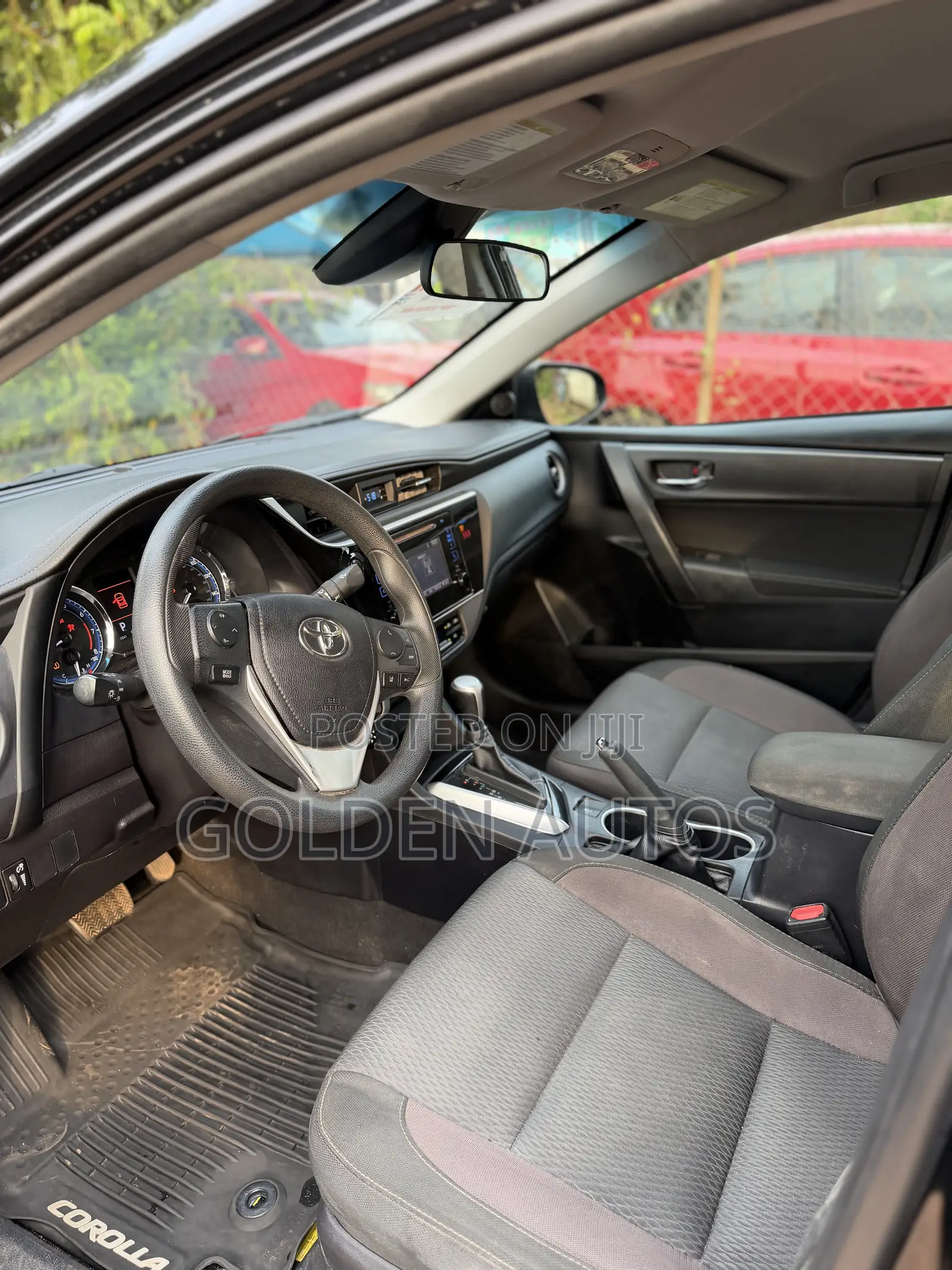 Toyota Corolla LE (1.8L 4cyl 2A) 2019 Black
