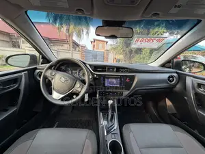 Toyota Corolla LE (1.8L 4cyl 2A) 2019 Black
