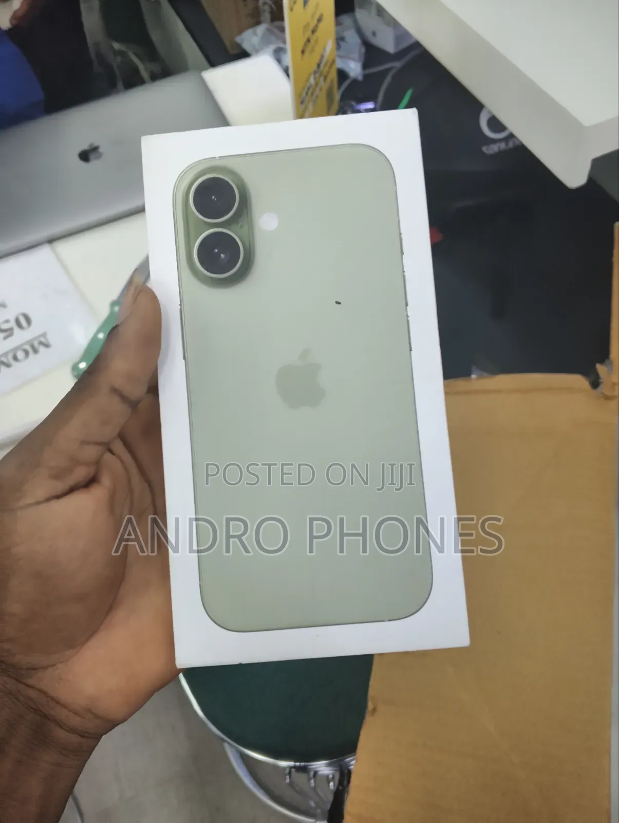 New Apple iPhone 17 256 GB Green