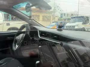 Toyota Corolla SE (1.8L 4cyl 2A) 2018 Gray