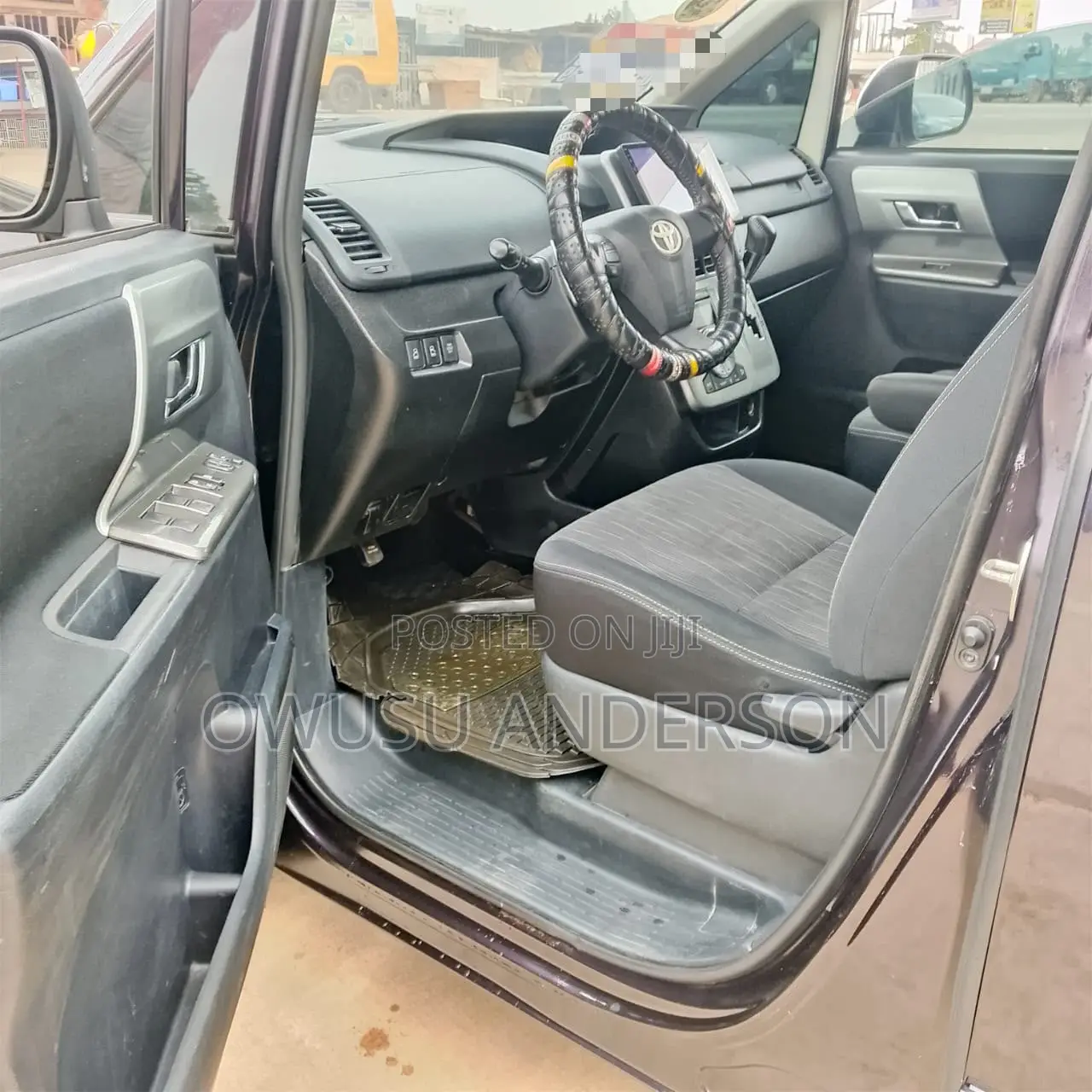 Toyota Voxy 2013 Black