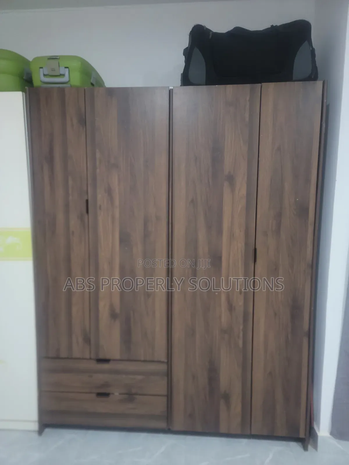 2 in 1Used Wardrobe