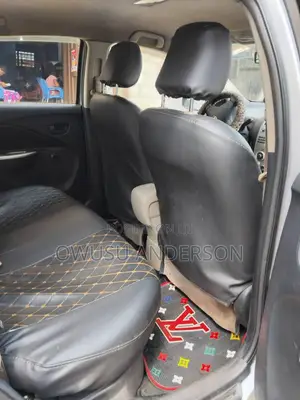 Toyota Belta 2010 Silver