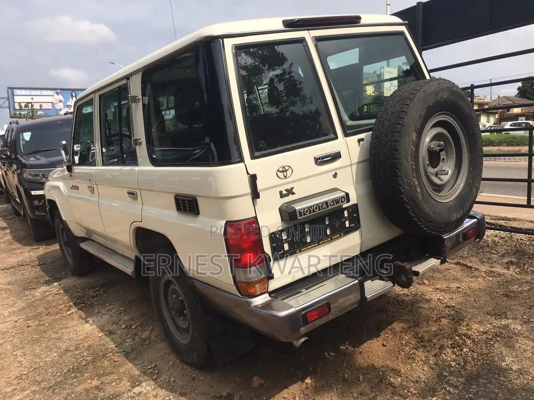 Toyota Land Cruiser 2019 White
