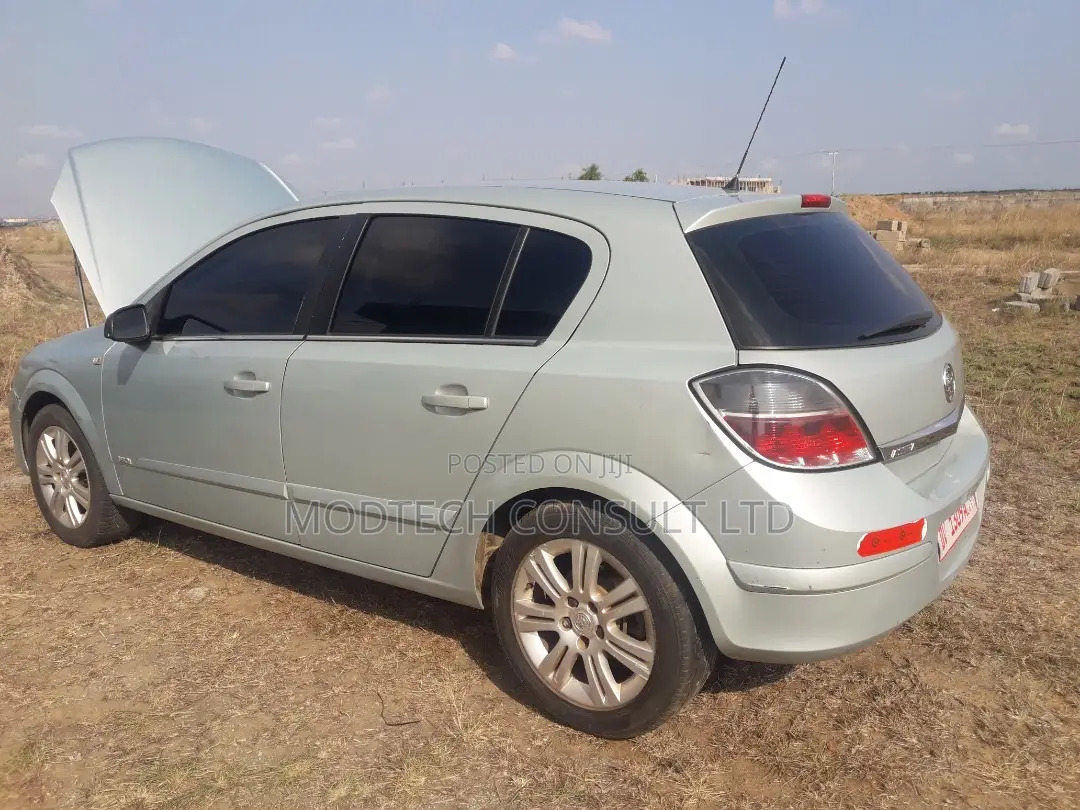 Vauxhall Astra 2010 Gray