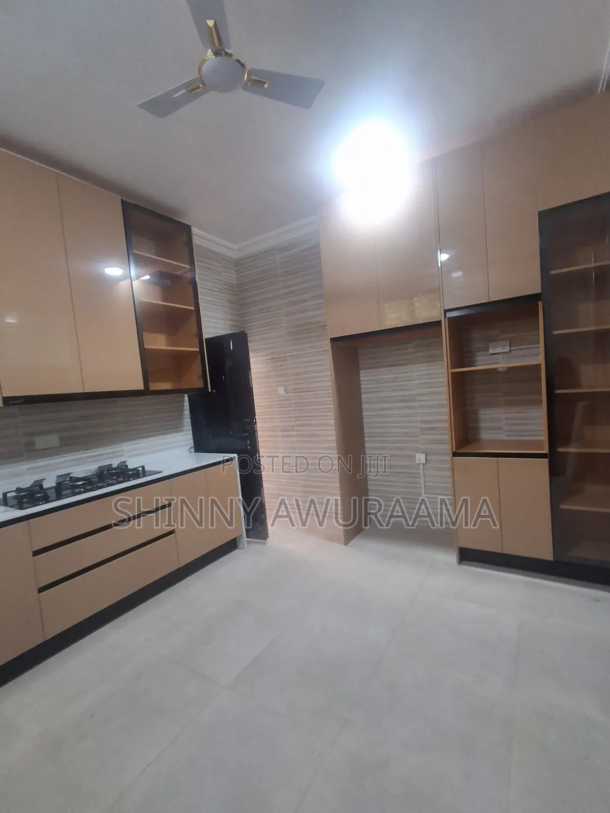 3bdrm Apartment in Nanakrom Kfc, School Junction for rent