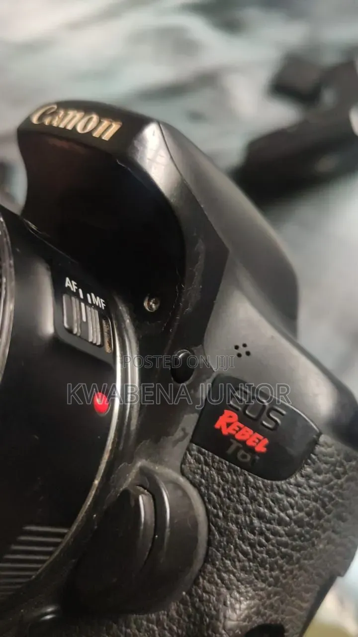 Canon EOS Rebel T6i