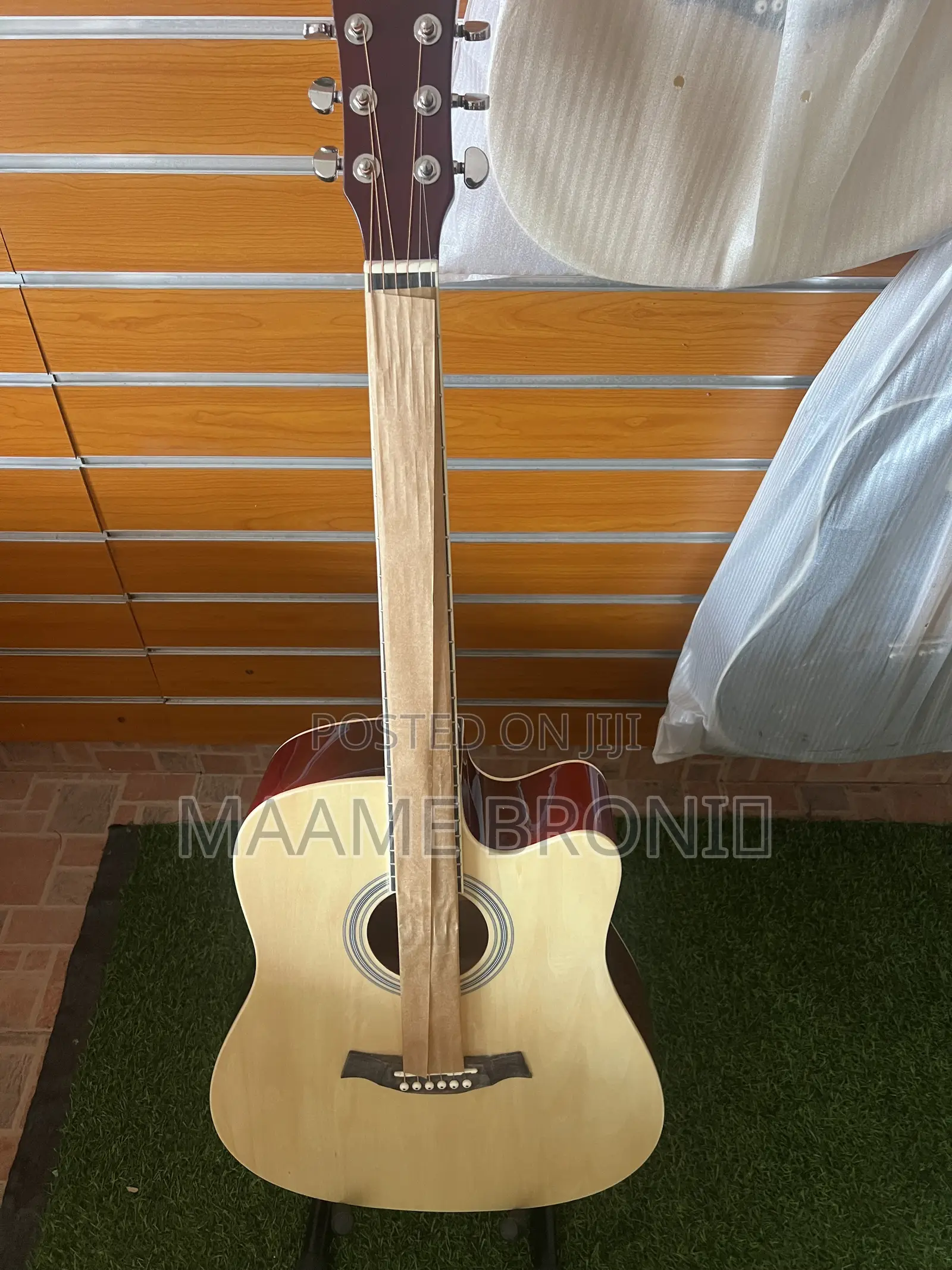 Semi Acoustic + Freebies