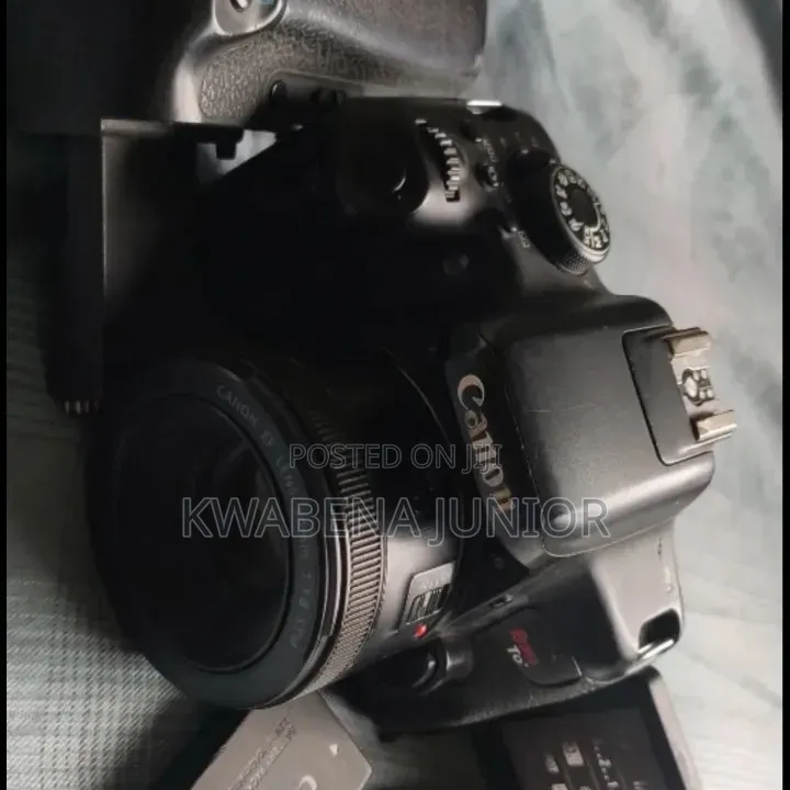 Canon EOS Rebel T6i