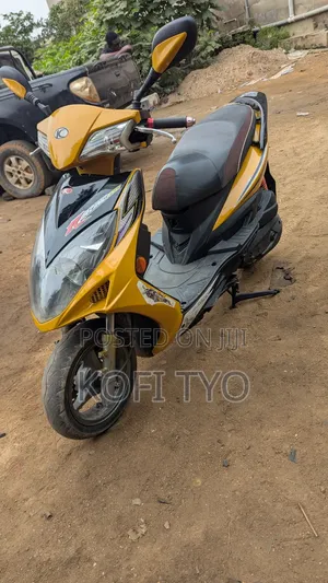 Kymco 2017 Yellow