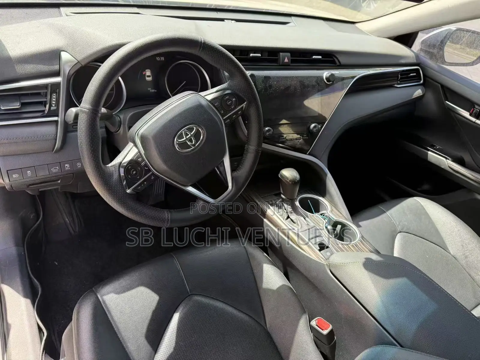 Toyota Camry 2020 Silver
