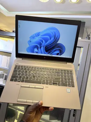Laptop HP ZBook 15 G5 16GB Intel Core i7 HDD+SSD 750GB