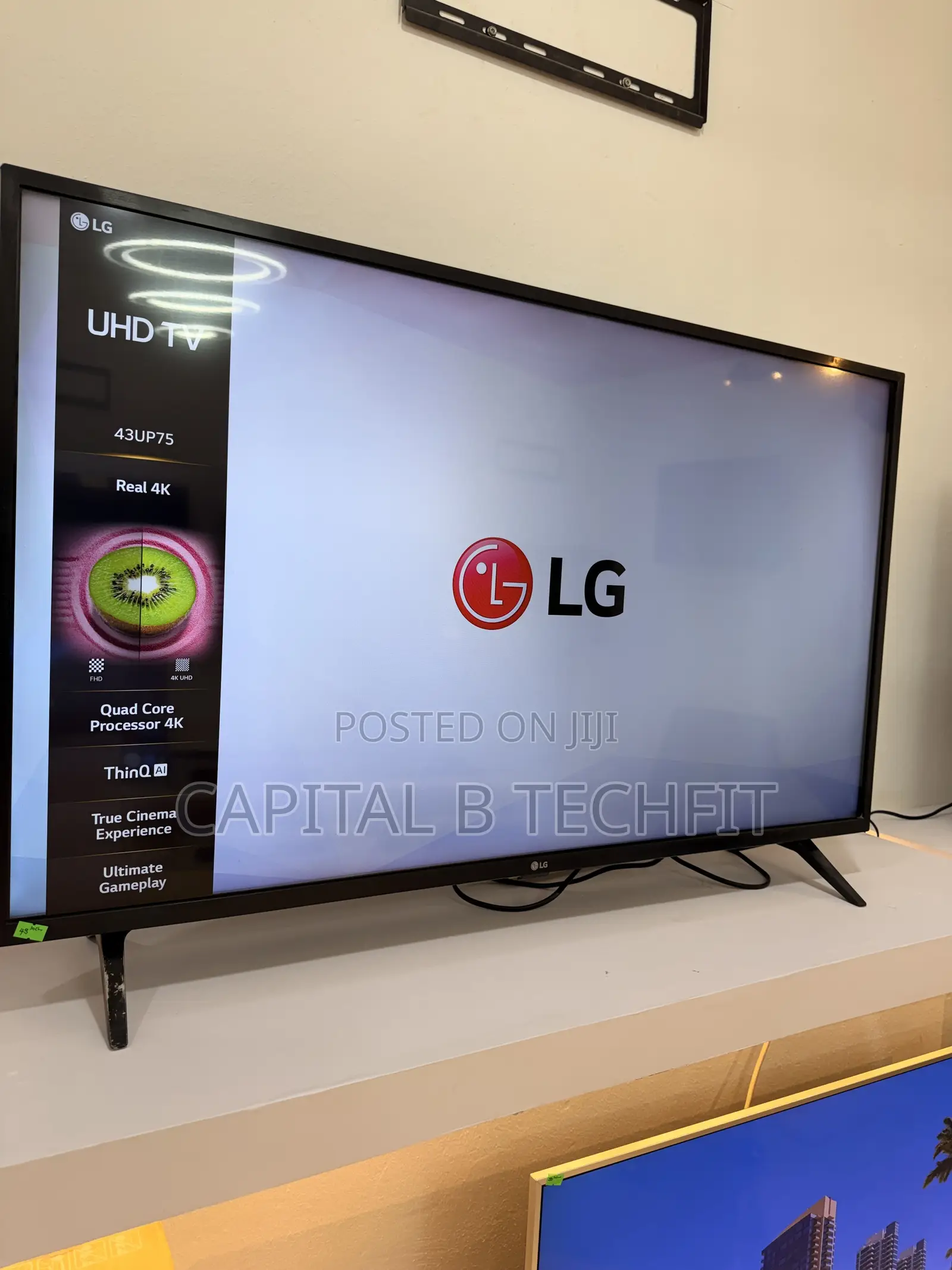 43inches Full Digital Satellite Smart LG MACHINE