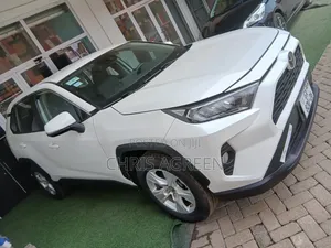 Toyota RAV4 2020 White