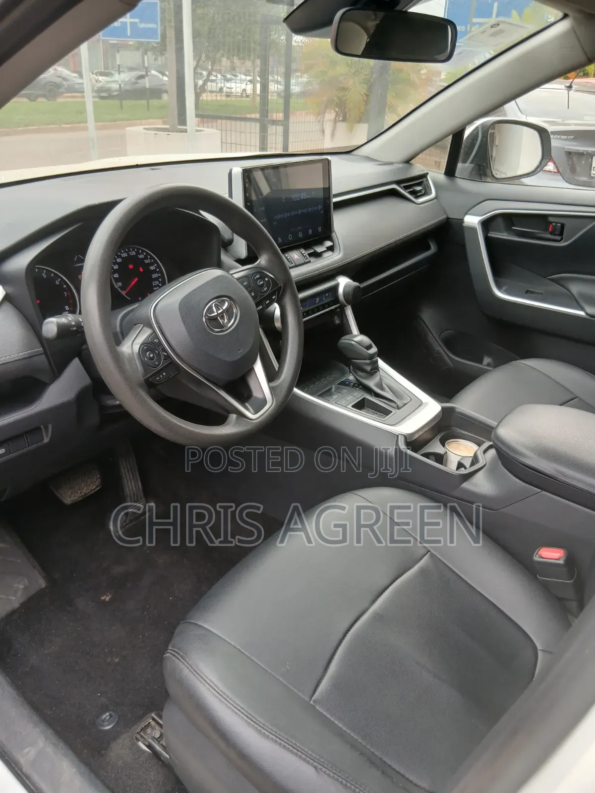 Toyota RAV4 2021 White