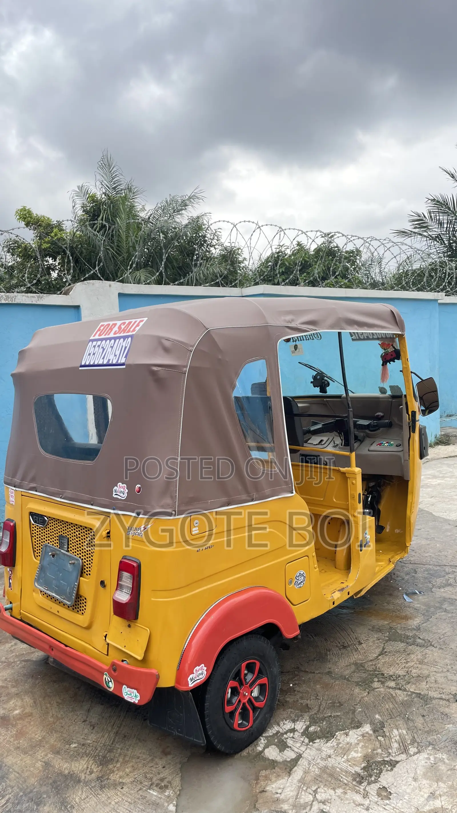 Bajaj RE 2022 Yellow