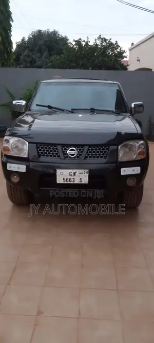 Nissan Hardbody 2000 Black