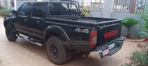 Nissan Hardbody 2000 Black