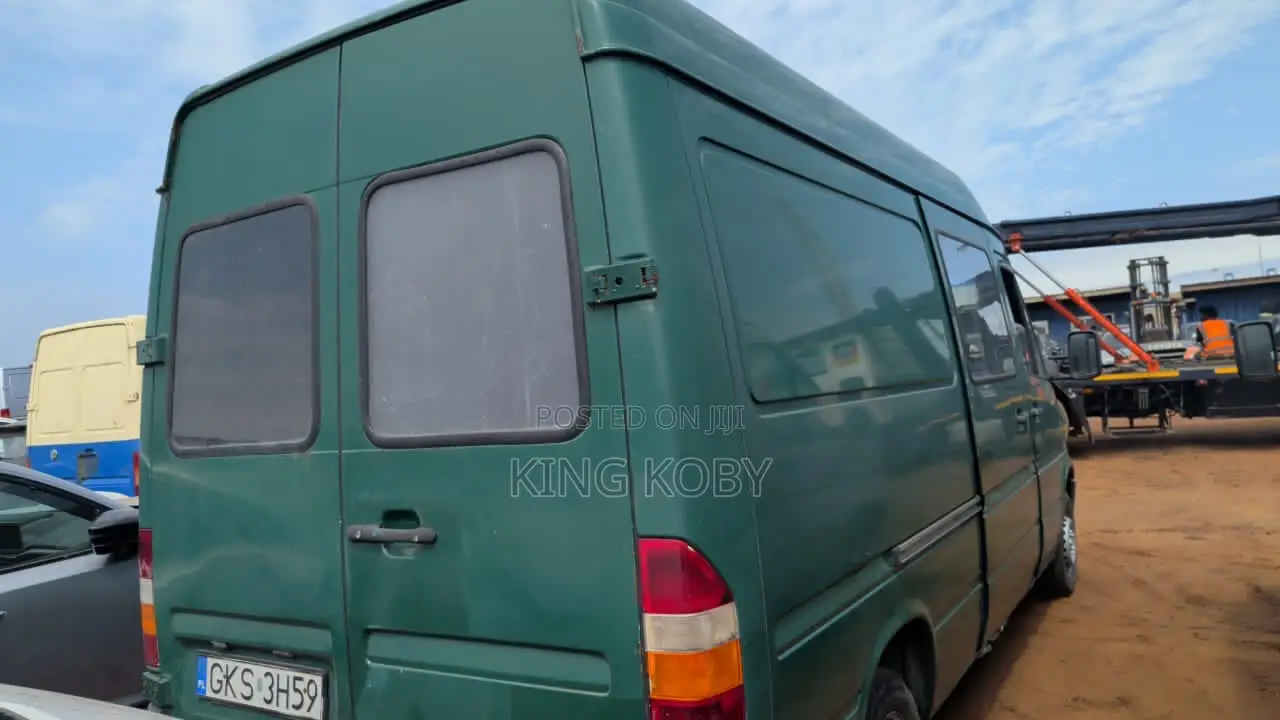 Mercedes-Benz Sprinter 1999 Green