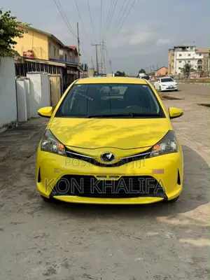 Toyota Vitz 1.3 FWD 5dr 2015 Yellow