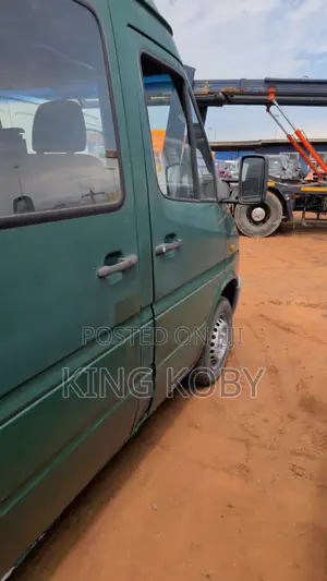 Mercedes-Benz Sprinter 1999 Green