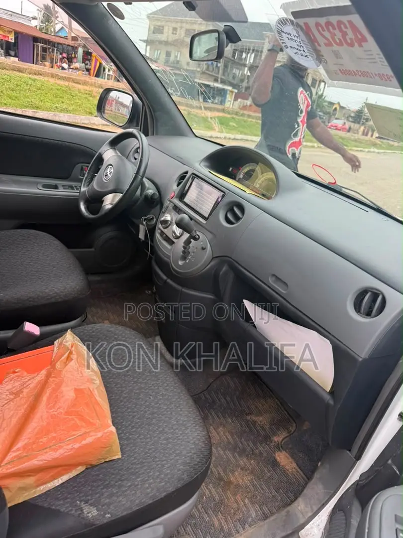 Toyota Sienta 1.5 FWD 2014 White