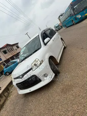 Toyota Sienta 1.5 FWD 2014 White