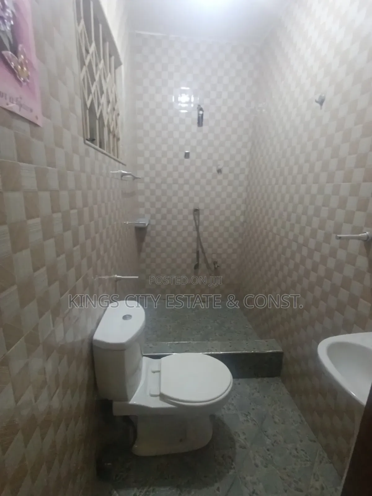 2bdrm Apartment in Fise Mall, Pokuase for rent