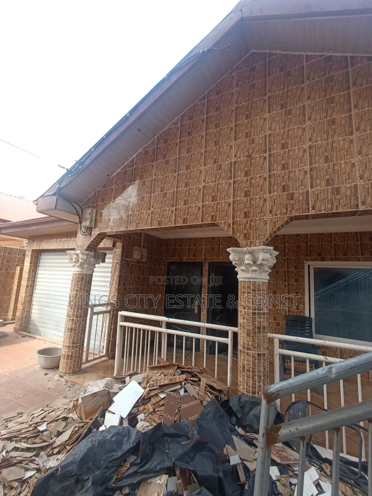 4bdrm Apartment in Post Office, Ofankor for rent