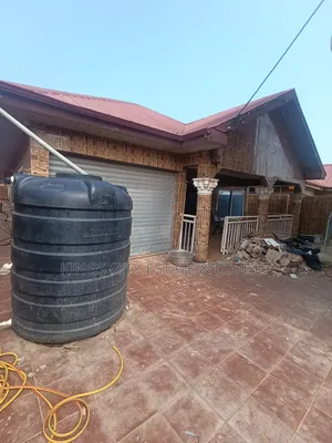 4bdrm Apartment in Post Office, Ofankor for rent