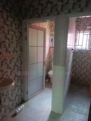 4bdrm Apartment in Post Office, Ofankor for rent