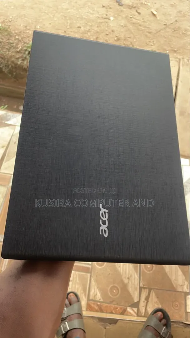 Laptop Acer Aspire E5-574 8GB Intel Core i5 HDD 500GB