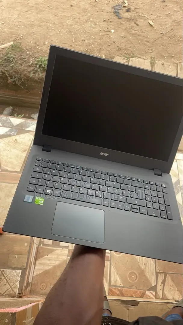 Laptop Acer Aspire E5-574 8GB Intel Core i5 HDD 500GB