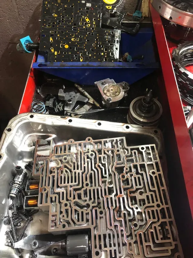 Gearbox/Transmission and 4x4 System Specialist