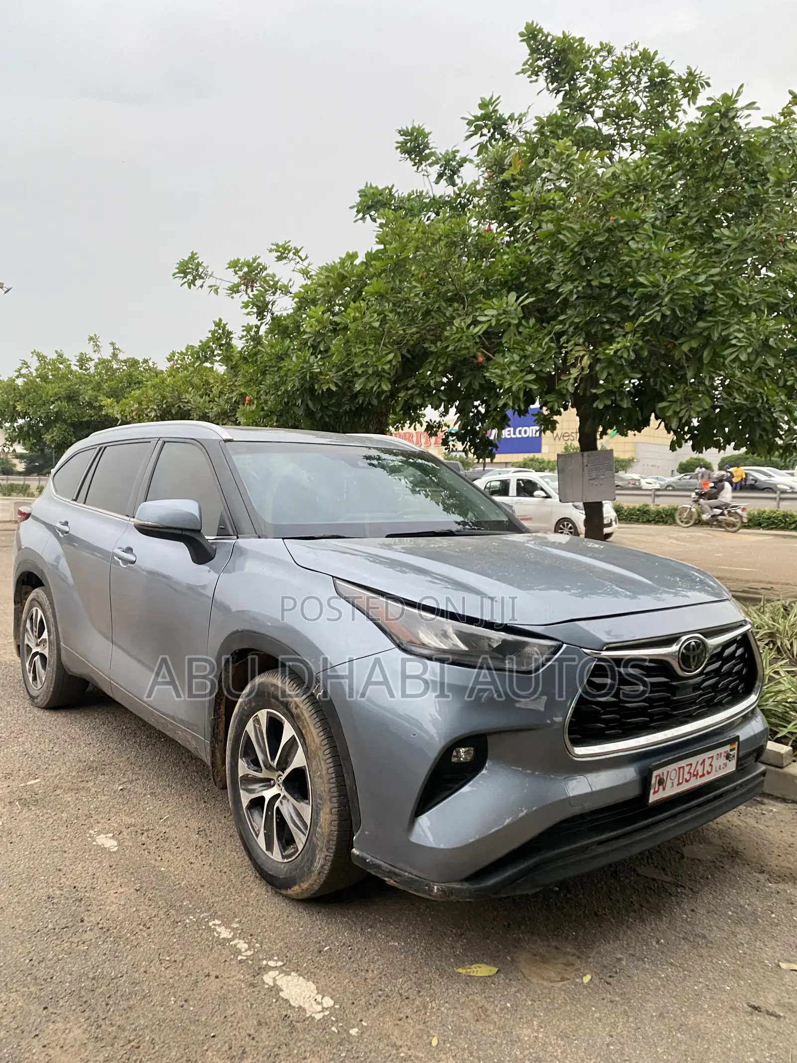 Toyota Highlander XLE 2022 Blue