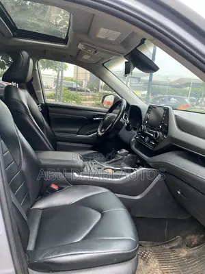 Toyota Highlander XLE 2022 Blue