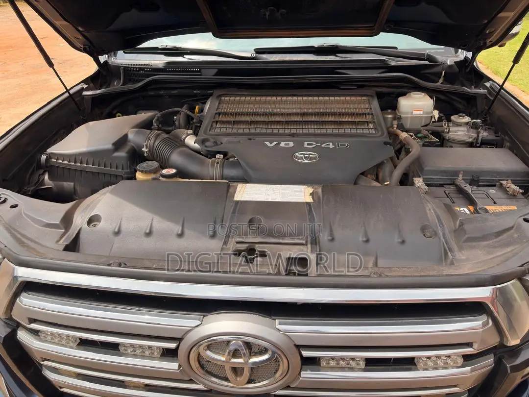 Toyota Land Cruiser 5.7 V8 GXR 2019 Black