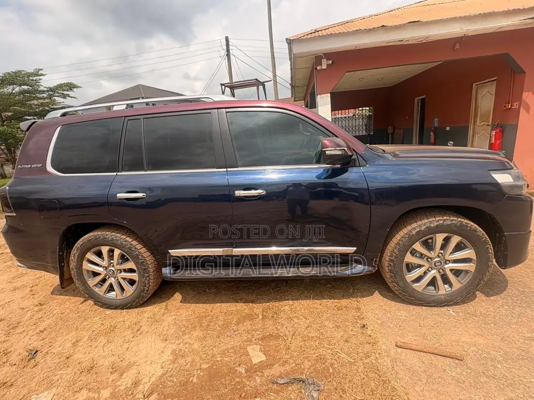 Toyota Land Cruiser 5.7 V8 GXR 2019 Black