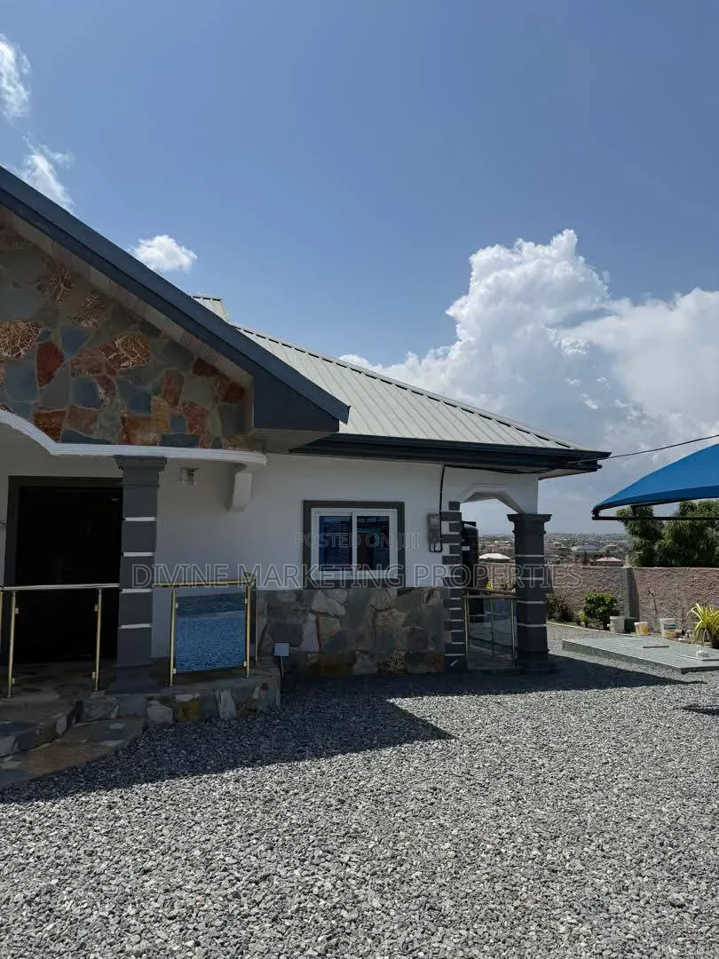 2bdrm House in Mc Carthy Hills for sale