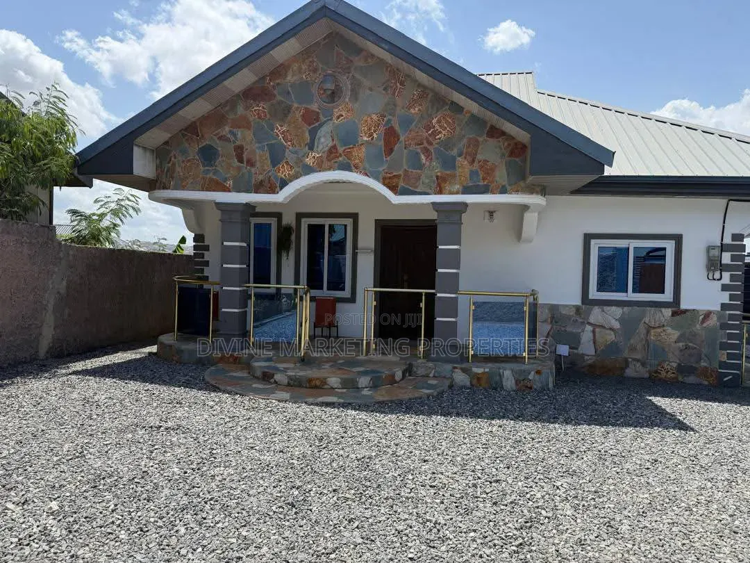2bdrm House in Mc Carthy Hills for sale