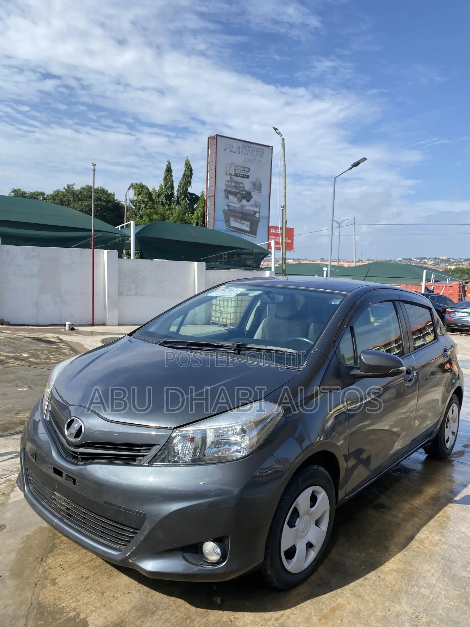 Toyota Vitz 2013 Gray